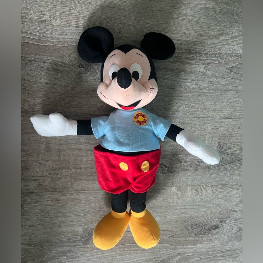 1980’s Disney Mickey Mouse Plush talks with pull string